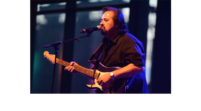 COCO MONTOYA ELECTRIFIES – by Diane Fleischman