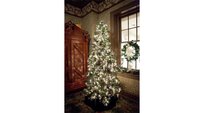 Historic Bethlehem Museums & Sites and ArtsQuest Invite Guests to Enjoy Bethlehem’s Top Holiday Attractions with the New Christmas City Combo Ticket