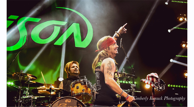 “Nothin’ but a Good Time” at Allentown, PA’s PPL Center  – Photos & Story by: Kimberly Kanuck