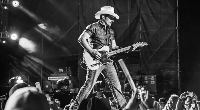 BRAD PAISLEY WITH RILEY GREEN CLOSE OUT MUSIKFEST 2019 WITH AND EXCITING NIGHT OF COUNTRY MUSIC  |  Photos by: John DelGrosso \  Review by: Joe Scrizzi