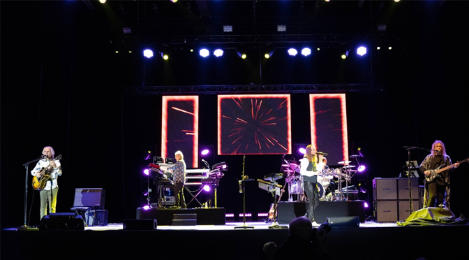 YES-CLOSE TO THE EDGE 50TH ANNIVERSARY TOUR – Review & Photographs by Diane Fleischman