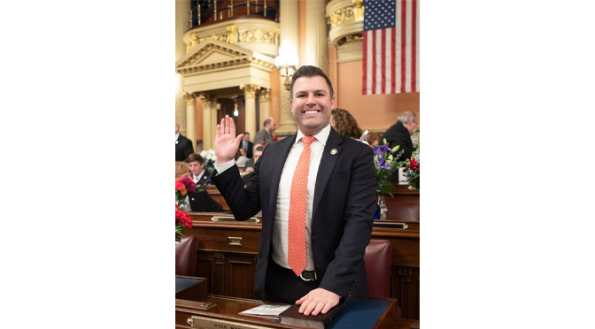 Mackenzie Sworn into Office as New House Session Begins