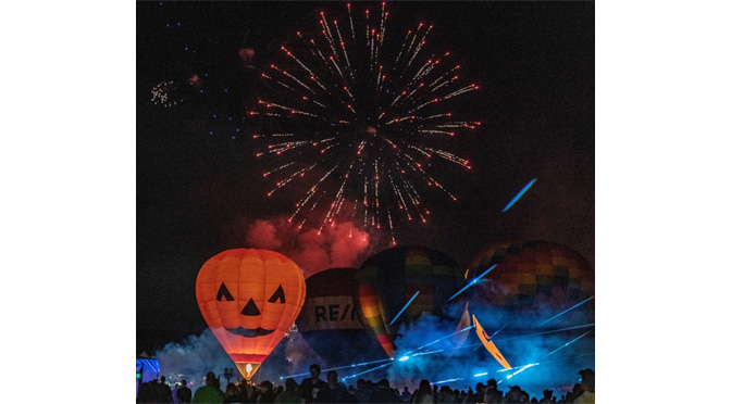 UP, UP, AND AWAY WE GO TO THE SPOOKTACULAR HOT AIR BALLOON FESTIVAL  | Article & Photography by:  Diane Fleischman